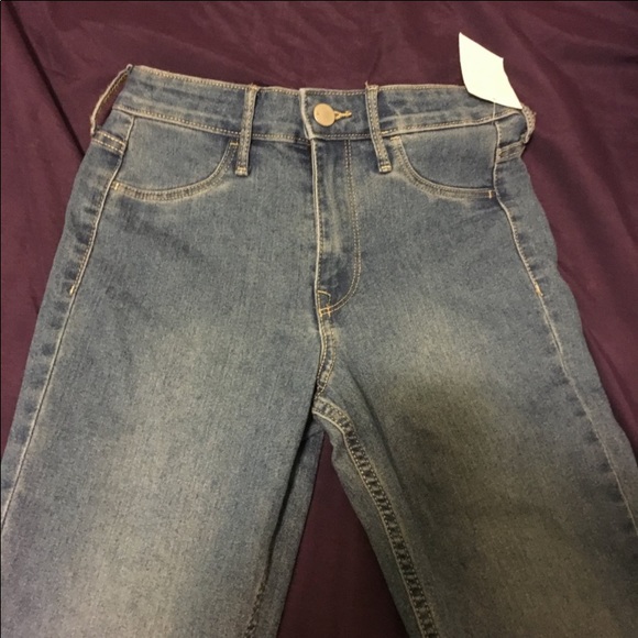 H&M Denim - H&M denim light blue jeans H&M Denim - H&M denim light blue jeans